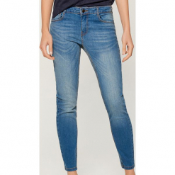 Jeansy skinny push up - Granatowy. Niebieskie jeansy damskie Mohito. Za 99.99 zł.