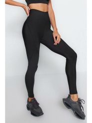Trendyol Legginsy sportowe w kolorze czarnym rozmiar: S. Czarne legginsy sportowe damskie Trendyol, s, bez wzorów, z podwyższonym stanem, outdoorowe. Za 99.95 zł.