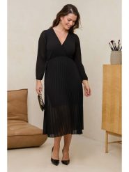 Curvy Lady Sukienka w kolorze czarnym rozmiar: 44/46. Czarne sukienki damskie Curvy Lady, bez wzorów, klasyczne, bez ramiączek. Za 168.46 zł.