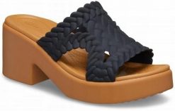 Klapki Dla Dorosłych Crocs Brooklyn Woven Slide Heel. Czarne klapki damskie Crocs, bez wzorów, z materiału, bez obcasa, bez zapięcia. Za 263.99 zł.