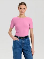 Bawełniana koszulka basic - różowy. Czerwone koszulki damskie Sinsay, l, bez wzorów, z bawełny, bez kołnierzyka, bez ramiączek. Za 19.99 zł.