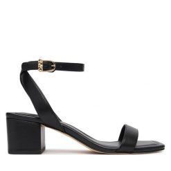 Sandały MICHAEL Michael Kors. Czarne kozaki damskie MICHAEL Michael Kors, bez wzorów, bez obcasa, na słupku, bez zapięcia. Za 529.99 zł.