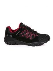 Regatta Buty trekkingowe "Edgepoint III" w kolorze czarnym rozmiar: 42. Czarne obuwie trekkingowe damskie Regatta, z tkaniny, bez zapięcia. Za 157.73 zł.