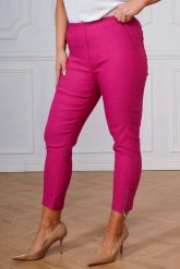 Amarantowe spodnie chinosy Nina z zamkami 7/8 PLUS SIZE XXL WIOSNA. Czerwone spodnie materiałowe damskie Nasi partnerzy, bez wzorów, z elastanu, krótkie. Za 159.90 zł.
