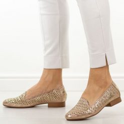 Złote ażurowe półbuty damskie M.Daszyński Sa222-14. Żółte półbuty damskie M.Daszyński, na lato, w ażurowe wzory, ze skóry, z okrągłym noskiem, bez obcasa, na płaskiej podeszwie, bez zapięcia. Za 179.00 zł.