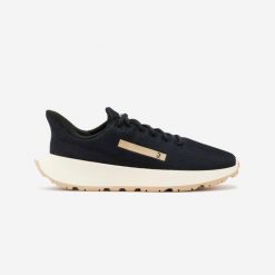 Buty sportowe damskie Decathlon KLNJ Be Geared Up. Czarne obuwie sportowe casual damskie Decathlon, z kauczuku, trekkingowe. W wyprzedaży za 99.99 zł.