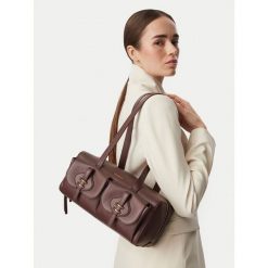 Torebka Coccinelle. Czerwone torebki klasyczne damskie Coccinelle, bez dodatków. Za 1,399.00 zł.