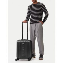 Walizka kabinowa Hunter. Czarne walizki Hunter, bez wzorów. Za 299.99 zł.