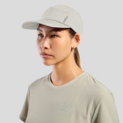 Czapka z daszkiem Odlo Performance X-Light Pack Cap. Czarne czapki z daszkiem damskie ODLO, bez wzorów. Za 122.93 zł.