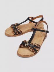 S.Oliver Sandały w kolorze jasnobrązowo-brązowym rozmiar: 37. Brązowe sandały damskie S.Oliver, bez wzorów, z otwartym noskiem, bez obcasa, bez zapięcia. Za 162.11 zł.