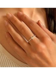 Les Favorites Srebrny pierścionek z cyrkoniami rozmiar: 56. Szare pierścionki damskie Les Favorites, z cyrkonią, srebrne. Za 223.99 zł.