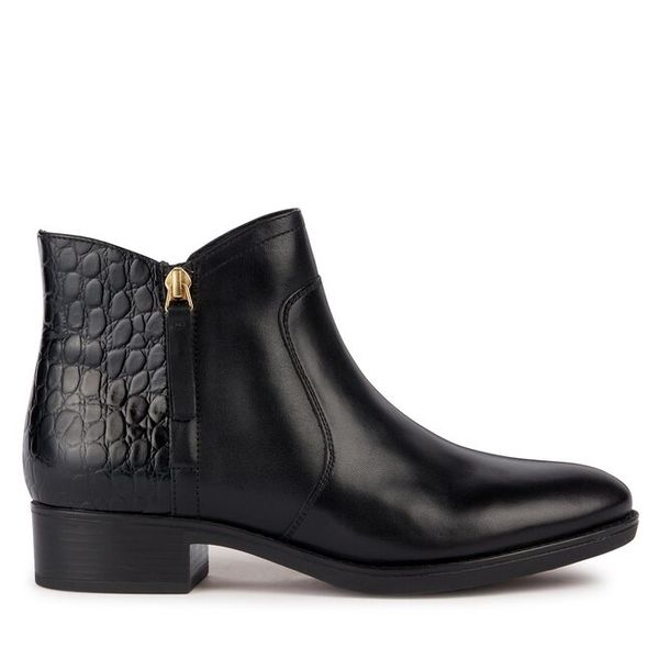 Botki Geox. Czarne botki damskie Geox, bez obcasa, na płaskiej podeszwie, bez zapięcia. Za 499.99 zł.