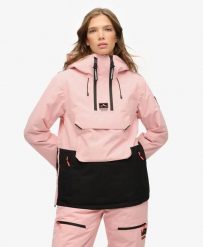 Superdry Freestyle Overhead Ski Jacket – Damska kurtka narciarska loose, 10k. Czerwone kurtki sportowe damskie Superdry, bez wzorów, z nylonu, bez kaptura. Za 998.05 zł.
