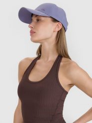 4F Czapka z daszkiem damska 4F x Anna Lewandowska - fioletowa Uniwersalny. Fioletowe czapki z daszkiem damskie 4F, na lato, bez wzorów, z elastanu. Za 119.99 zł.