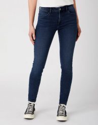 DAMSKIE SPODNIE JEANSOWE WRANGLER SKINNY BLUE INK W28K4535F 112141281. Niebieskie rurki damskie Wrangler, bez wzorów, z jeansu. Za 199.99 zł.