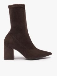 Ciemnobrązowe elastyczne botki. Brązowe botki damskie Ryłko, z gumy, eleganckie, bez obcasa, bez zapięcia. Za 429.99 zł.