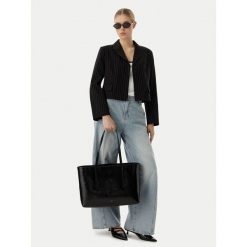 Torebka Calvin Klein. Czarne shopper bag Calvin Klein, bez wzorów, bez dodatków. Za 649.99 zł.