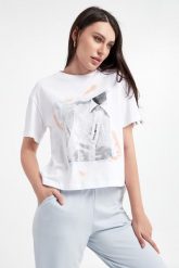 T-shirt damski EMPORIO ARMANI. T-shirty damskie Emporio Armani, m, bez wzorów, bez kołnierzyka. W wyprzedaży za 440.22 zł.
