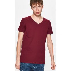 Gładka koszulka BASIC - Bordowy. Czerwone koszulki damskie Cropp. Za 19.99 zł.