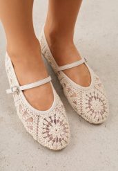 Beżowe Siateczkowe Balerinki Boho z Paskiem z Klamerką Zdobione Plecionką Calironei. Brązowe balerinki damskie Born2be, z aplikacjami, z jeansu. Za 89.99 zł.