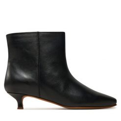 Botki Balagan. Czarne botki damskie BALAGAN, bez obcasa, na szpilce, bez zapięcia. Za 749.99 zł.