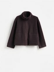 Bluza sherpa ze stójką - ciemnofioletowy. Fioletowe bluzy damskie Reserved, l, bez wzorów, z dzianiny, bez kaptura. Za 129.99 zł.
