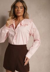Różowa Bawełniana Koszula z Ozdobnym Kołnierzykiem Rulinea. Czerwone koszule damskie Renee, bez wzorów, z bawełny, eleganckie, bez kołnierzyka, bez ramiączek. Za 79.99 zł.