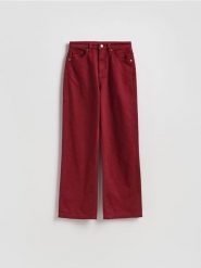 Jeansy straight fit - czerwony. Czerwone jeansy damskie Reserved. Za 139.99 zł.