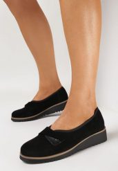 Czarne Półbuty na Niskiej Koturnie Sakariasta. Czarne półbuty damskie Born2be, bez wzorów, bez obcasa, na koturnie, bez zapięcia. Za 49.99 zł.