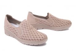 RIEKER 53795-60 beige, półbuty damskie. Brązowe półbuty damskie Rieker, na lato, bez wzorów, bez obcasa, na koturnie, bez zapięcia. Za 223.93 zł.
