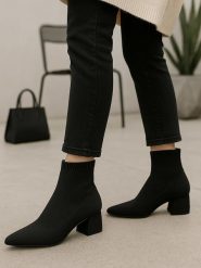 Bellucci Botki w kolorze czarnym rozmiar: 38. Czarne botki damskie Bellucci, eleganckie, bez obcasa, bez zapięcia. Za 131.12 zł.