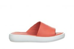 Klapki Bayla-161 161 72 11 Flower 161498, Różowy, Skóra naturalna - 41. Czerwone klapki damskie Bayla, bez wzorów, z materiału, bez obcasa, bez zapięcia. W wyprzedaży za 134.10 zł.