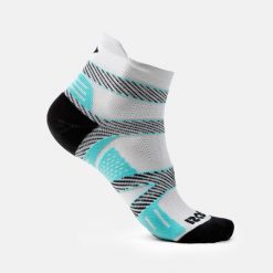 Unisex PADROS V2 Izas skarpetki sportowe o średniej długości. Szare skarpetki damskie Izas, bez wzorów. Za 86.91 zł.