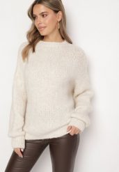 Jasnobeżowy Sweter o Klasycznym Prostym Kroju z Domieszką Wełny i Wiskozy Sezisya. Brązowe swetry klasyczne damskie Born2be, na zimę, uniwersalny, z jeansu, bez kołnierzyka. Za 159.99 zł.