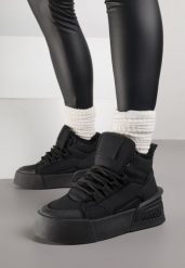 Czarne Ocieplane Sneakersy na Grubej Podeszwie z Tłoczonym Wzorem Anweda. Czarne obuwie sportowe damskie Born2be, z jeansu, bez zapięcia. Za 99.99 zł.