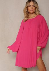 Fuksjowa Rozkloszowana Sukienka Ozdobiona Plisowaniem i Bufiastymi Rękawami Ksarina. Czerwone sukienki damskie Renee, bez wzorów, eleganckie, bez ramiączek. W wyprzedaży za 67.99 zł.