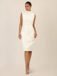 APART Sukienka w kolorze kremowym rozmiar: 38. Brązowe sukienki damskie Apart, bez wzorów, z koronki, bez ramiączek. Za 369.99 zł.