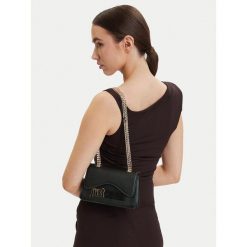 Torebka Just Cavalli. Czarne torebki wieczorowe damskie Just Cavalli, bez wzorów, bez dodatków. Za 749.99 zł.