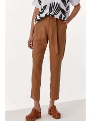 TATUUM Spodnie w kolorze jasnobrązowym rozmiar: 40. Brązowe spodnie materiałowe damskie TATUUM, bez wzorów, z materiału. Za 132.05 zł.