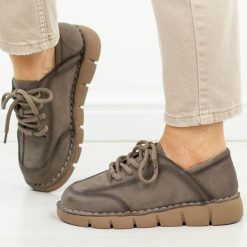 Taupe skórzane półbuty damskie Filippo Dp8180/26. Półbuty damskie Filippo, na jesień, bez wzorów, z jeansu, z okrągłym noskiem, bez obcasa, na płaskiej podeszwie, bez zapięcia. Za 279.00 zł.