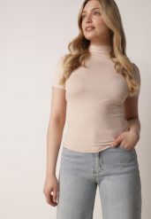 Jasnobeżowy Dopasowany T-shirt z Wiskozy z Golfem Isovera. Brązowe golfy damskie Born2be, m, z aplikacjami, z materiału, bez ramiączek. Za 59.99 zł.