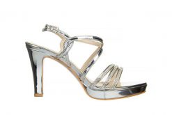 Sandały Bayla-187 557-750 Silver 187089, Srebrny, Skóra ekologiczna - 37. Szare sandały damskie Bayla, bez wzorów, z lakierowanej skóry, bez obcasa, na platformie, bez zapięcia. W wyprzedaży za 170.10 zł.