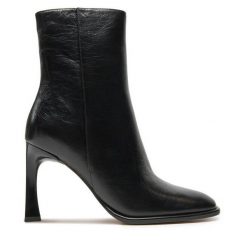Botki MICHAEL Michael Kors. Czarne botki damskie MICHAEL Michael Kors, bez obcasa, na słupku, bez zapięcia. Za 699.99 zł.