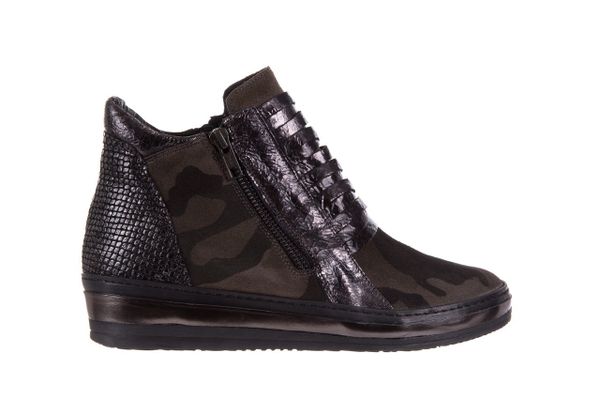 Sneakersy Bayla-131 4006 Grey, Szary, Skóra naturalna - 38. Szare obuwie sportowe damskie Bayla, z nubiku, bez zapięcia. W wyprzedaży za 179.10 zł.