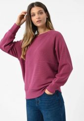 Prążkowana, luźna bluza B-MINK. Czerwone bluzy damskie Volcano, m, bez wzorów, z elastanu, bez kaptura. Za 149.99 zł.