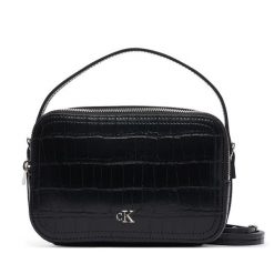Torebka Calvin Klein. Czarne torebki klasyczne damskie Calvin Klein, bez dodatków. Za 449.99 zł.