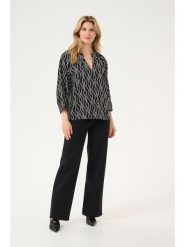 Kaffe Bluzka w kolorze czarnym rozmiar: 42. Czarne bluzki damskie Kaffe, bez wzorów, z wiskozy, bez kołnierzyka, bez ramiączek. Za 91.34 zł.