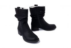RIEKER Z9583-00 black, kozaki damskie. Czarne kozaki damskie Rieker, na zimę, z wełny, bez obcasa, na obcasie, bez zapięcia. Za 379.90 zł.