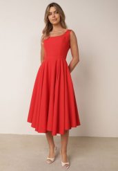 Czerwona Koktajlowa Sukienka o Rozkloszowanym Kroju z Kieszeniami Stinofto. Czerwone sukienki damskie Born2be, bez wzorów, z poliesteru, eleganckie, bez ramiączek. Za 299.99 zł.