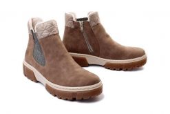 RIEKER X8674-64 beige, botki damskie. Brązowe botki damskie Rieker, na zimę, z gumy, bez obcasa, bez zapięcia. Za 349.90 zł.